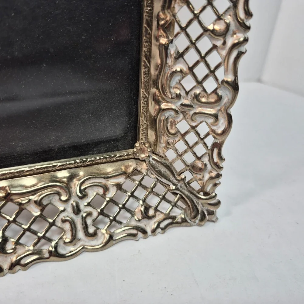 Vintage Ornate 5x7 Gold w/ White Accents Filigree Picture Frame Easel Back MCM